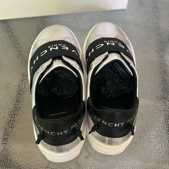 Givenchy Kids Sneakers - Picture 7 of 10